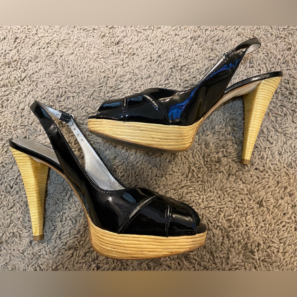 🖤💛BCBG Girls • black platform heel • 6.5